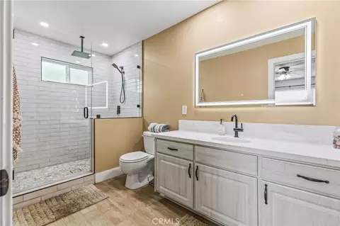 Bath - 3998 Bluff, Norco, CA 92860 photo 1 of 4