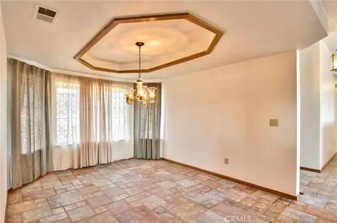Dining - 8441 Sierra Vis, Phelan, CA 92371 photo 2 of 2