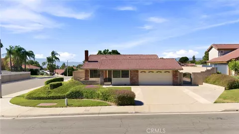 1246 Versailles Cir, Riverside, CA 92506 photo 2
