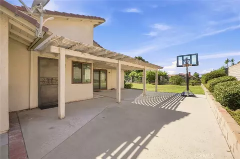 1246 Versailles Cir, Riverside, CA 92506 photo 33