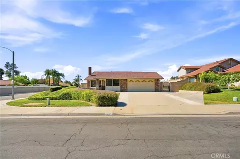 1246 Versailles Cir, Riverside, CA 92506 photo 6