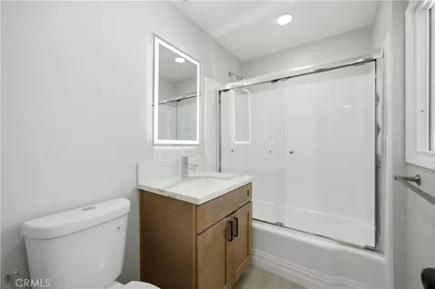 Bath - 3682 Mt Vernon, Riverside, CA 92507 photo 3 of 3