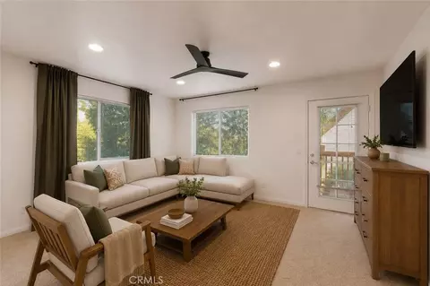Living - 23377 Crestview, Crestline, CA 92325 photo 5 of 6