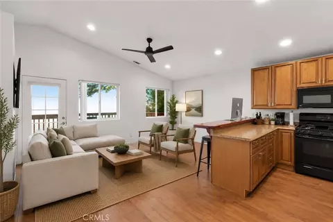Living - 23377 Crestview, Crestline, CA 92325 photo 2 of 6