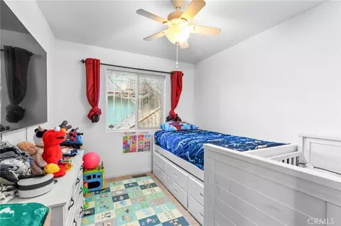 Bedroom - 23377 Crestview, Crestline, CA 92325 photo 6 of 10