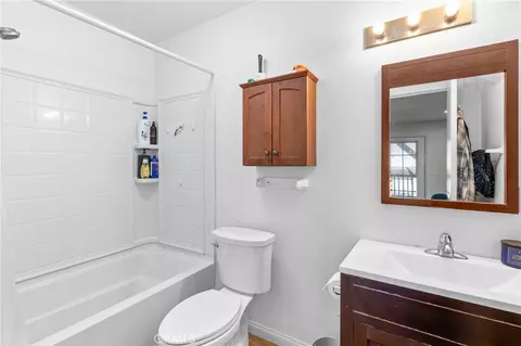 Bath - 23377 Crestview, Crestline, CA 92325 photo 2 of 2