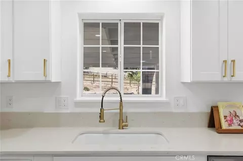 Kitchen - 21009 Brentwood, Tehachapi, CA 93561 photo 7 of 7