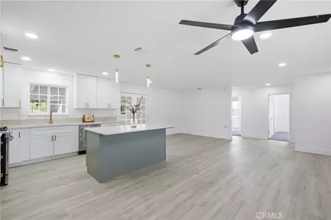 Entry Way - 21009 Brentwood, Tehachapi, CA 93561 photo 2 of 3
