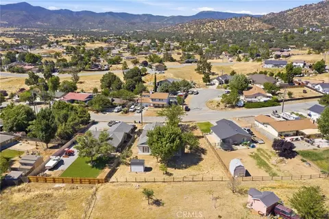 View/Area - 21009 Brentwood, Tehachapi, CA 93561 photo 2 of 8
