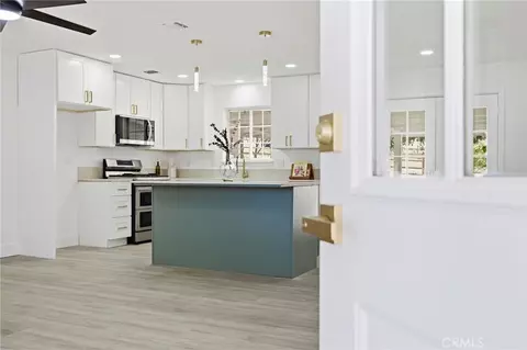 Entry Way - 21009 Brentwood, Tehachapi, CA 93561 photo 1 of 2