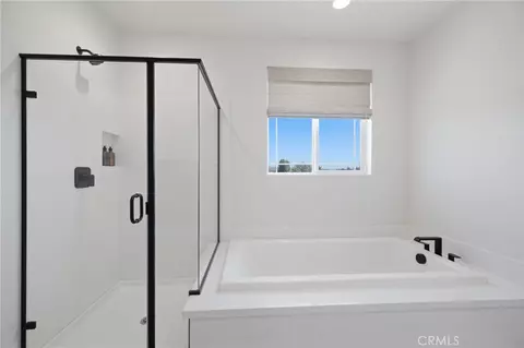 Bath - 1238 Matterhorn, Riverside, CA 92506 photo 2 of 5