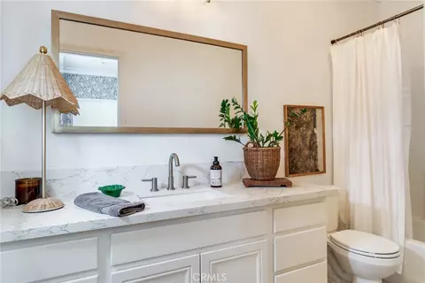 Bath - 1261 Pamplona Dr, Riverside, CA 92508 photo 3 of 6