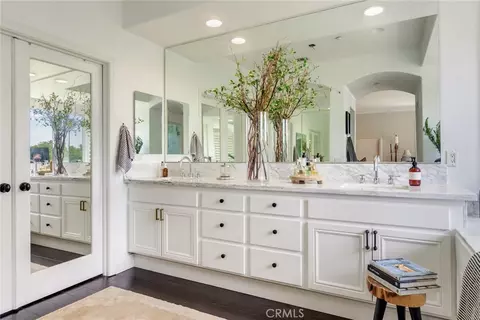 Bath - 1261 Pamplona Dr, Riverside, CA 92508 photo 5 of 6