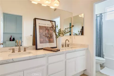 Bath - 1261 Pamplona Dr, Riverside, CA 92508 photo 4 of 6
