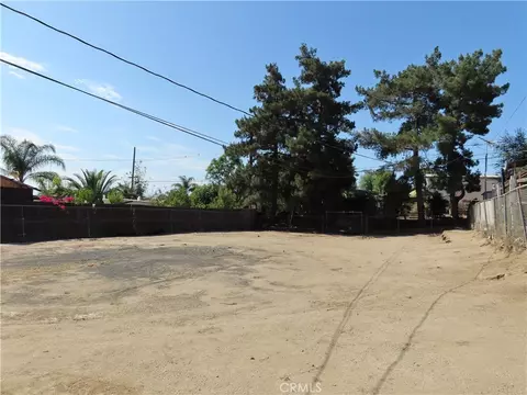 Exterior - 925 Navajo Rd, Perris, CA 92570 photo 6 of 10