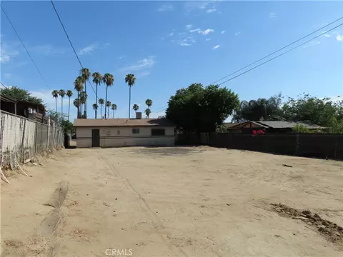 Exterior - 925 Navajo Rd, Perris, CA 92570 photo 10 of 10