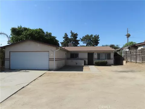 925 Navajo Rd, Perris, CA 92570