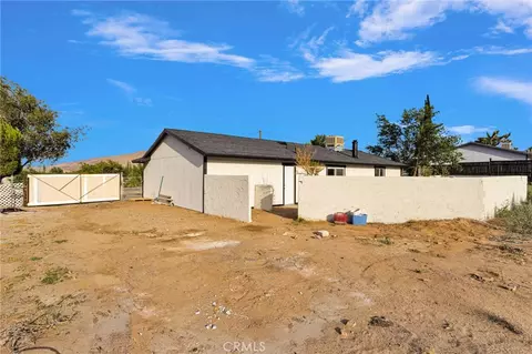 Exterior - 9286 Espada Ave, Hesperia, CA 92345 photo 8 of 10