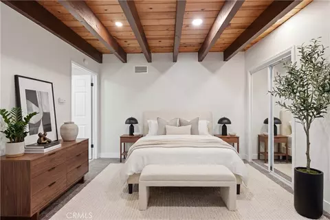 Bedroom - 23388 Knapps Cutoff, Crestline, CA 92325 photo 2 of 8