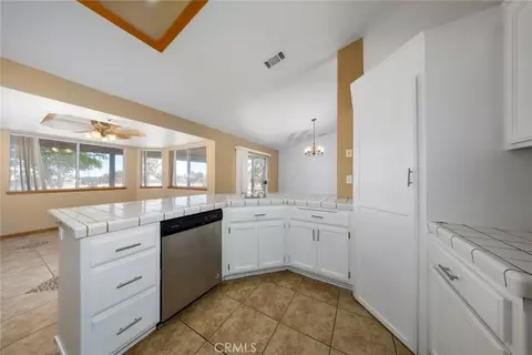15532 Larch, Hesperia, CA 92345 photo 12