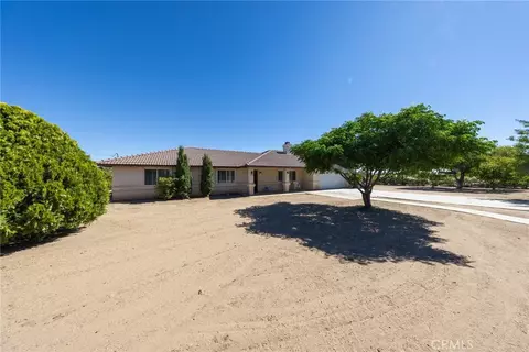 15532 Larch, Hesperia, CA 92345 photo 3