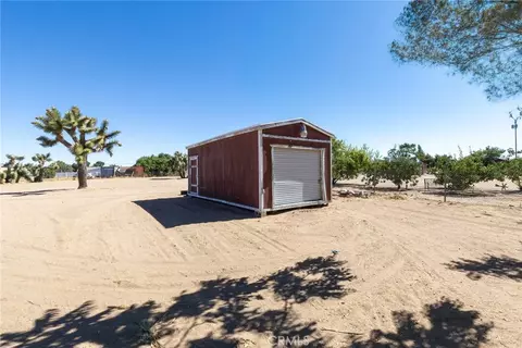 15532 Larch, Hesperia, CA 92345 photo 32