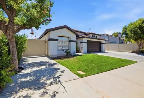 Exterior - 1327 Carriage Ln, Perris, CA 92571 photo 4 of 9