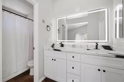 Bath - 1327 Carriage Ln, Perris, CA 92571 photo 3 of 3