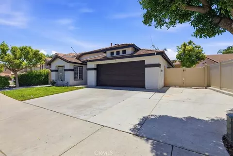 Exterior - 1327 Carriage Ln, Perris, CA 92571 photo 3 of 9