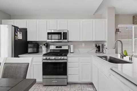 Kitchen - 1327 Carriage Ln, Perris, CA 92571 photo 3 of 5
