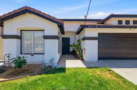 Exterior - 1327 Carriage Ln, Perris, CA 92571 photo 5 of 9