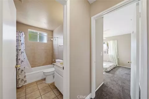 Entry Way - 18024 Alder St, Hesperia, CA 92345 photo 4 of 5
