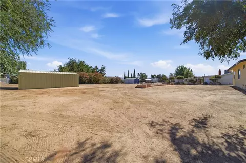 Exterior - 18024 Alder St, Hesperia, CA 92345 photo 6 of 10