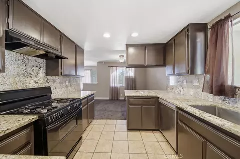 Kitchen - 18024 Alder St, Hesperia, CA 92345 photo 5 of 5