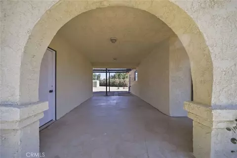 Entry Way - 18024 Alder St, Hesperia, CA 92345 photo 5 of 5