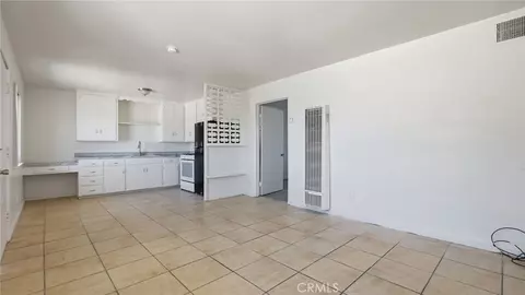 Living - 511 E Fredricks, Barstow, CA 92311 photo 2 of 6