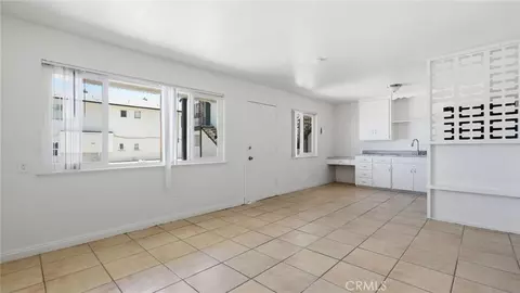 Living - 511 E Fredricks, Barstow, CA 92311 photo 3 of 6