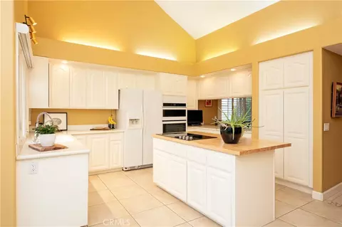 Kitchen - 1804 Prince Albert Dr, Riverside, CA 92507 photo 2 of 5