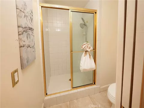 Bath - 1804 Prince Albert Dr, Riverside, CA 92507 photo 5 of 6