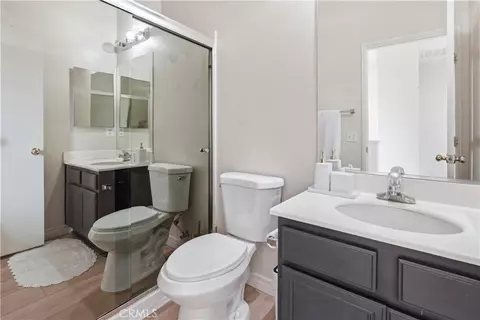 Bath - 3351 Evening Mist Ln, Perris, CA 92571 photo 2 of 2