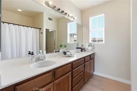 Bath - 3351 Evening Mist Ln, Perris, CA 92571 photo 1 of 2