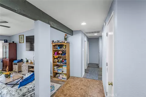 18025 Juniper St, Hesperia, CA 92345 photo 5
