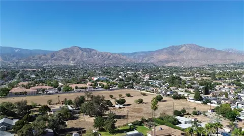 7556 Villa Ave, Highland, CA 92346 photo 38