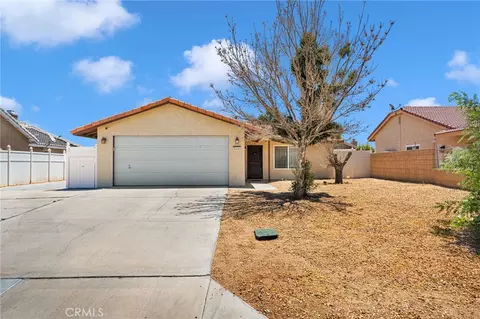 26681 Topsail Ln, Helendale, CA 92342