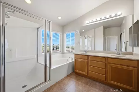 Bath - 10062 Deville, Moreno Valley, CA 92557 photo 3 of 4