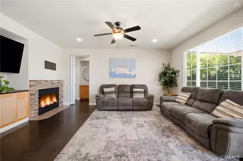 Living - 10062 Deville, Moreno Valley, CA 92557 photo 3 of 7