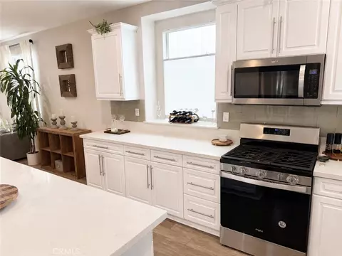 Kitchen - 14039 Ruby #1, Gardena, CA 90247 photo 9 of 10