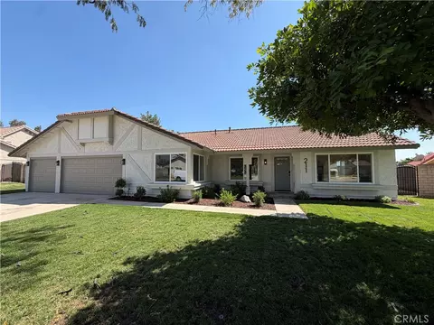 211 W Columbine Ave, Rialto, CA 92377