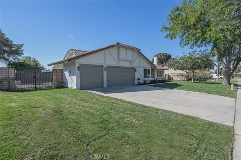 211 W Columbine Ave, Rialto, CA 92377