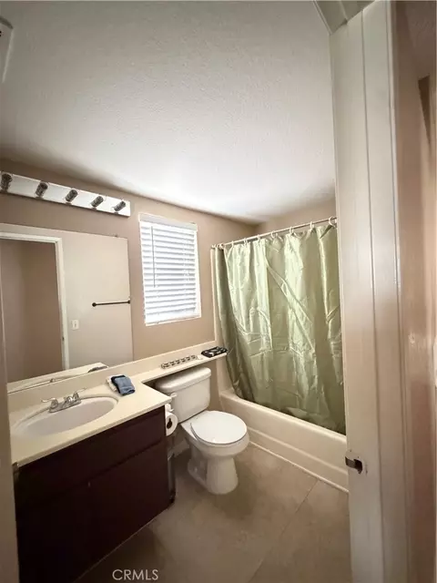 Bath - 571 Orca, Perris, CA 92571 photo 3 of 3